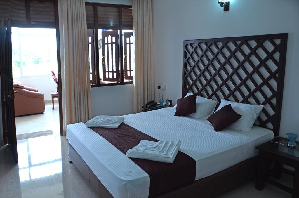 Otha Shy Airport Transit Hotel Katunayaka Zimmer foto