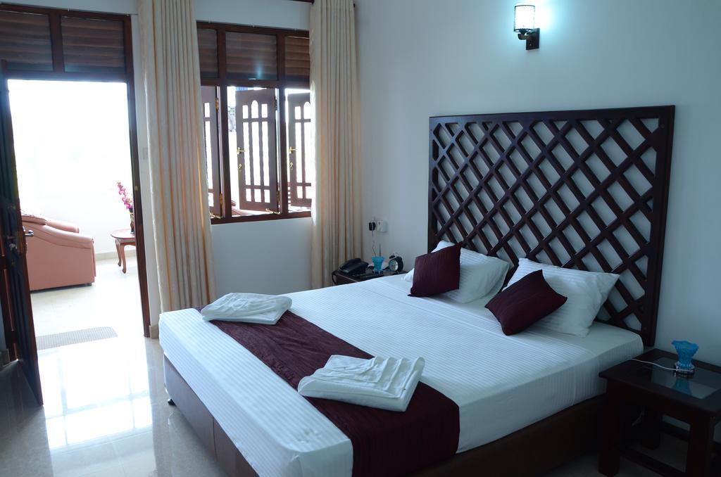 Otha Shy Airport Transit Hotel Katunayaka Zimmer foto