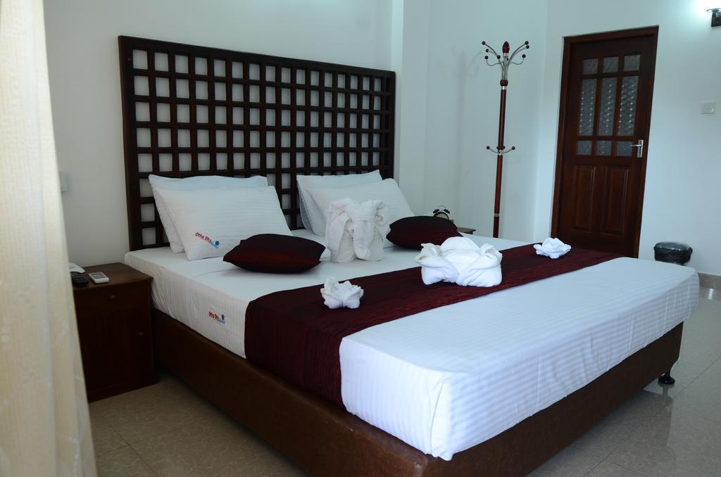 Otha Shy Airport Transit Hotel Katunayaka Exterior foto