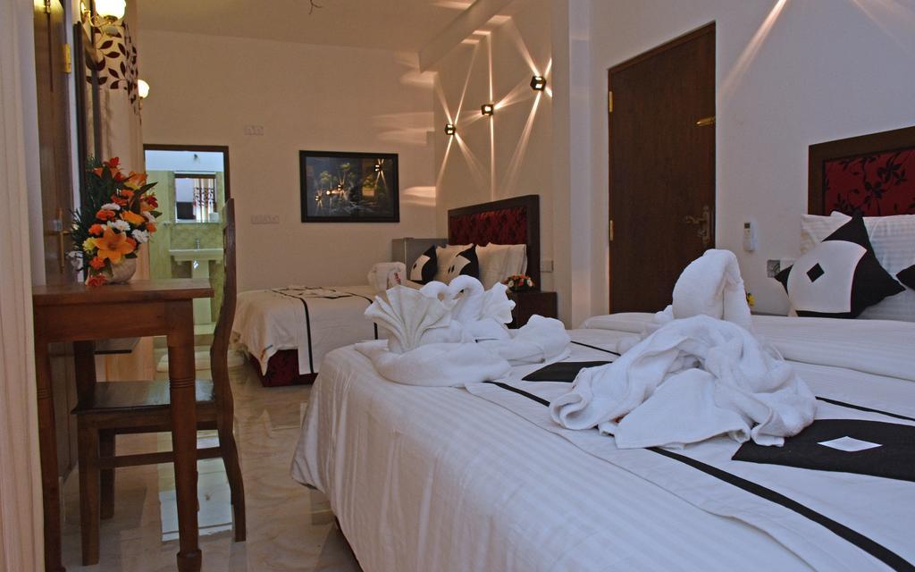Otha Shy Airport Transit Hotel Katunayaka Exterior foto